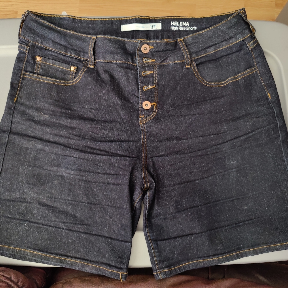!iT Jeans Helena high rise shorts size 16